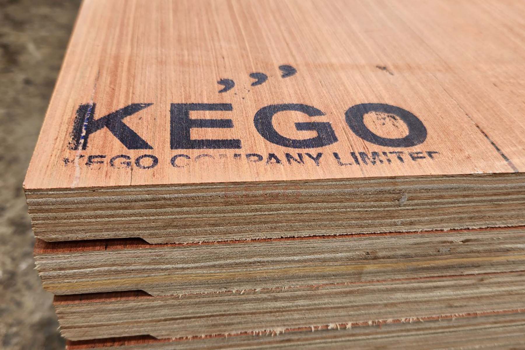 https://kego.com.vn/wp-content/uploads/2015/09/container-flooring-plywood-kego-4.jpg
