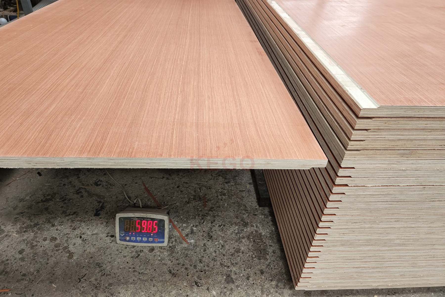 https://kego.com.vn/wp-content/uploads/2015/09/container-flooring-plywood-kego-9.jpg