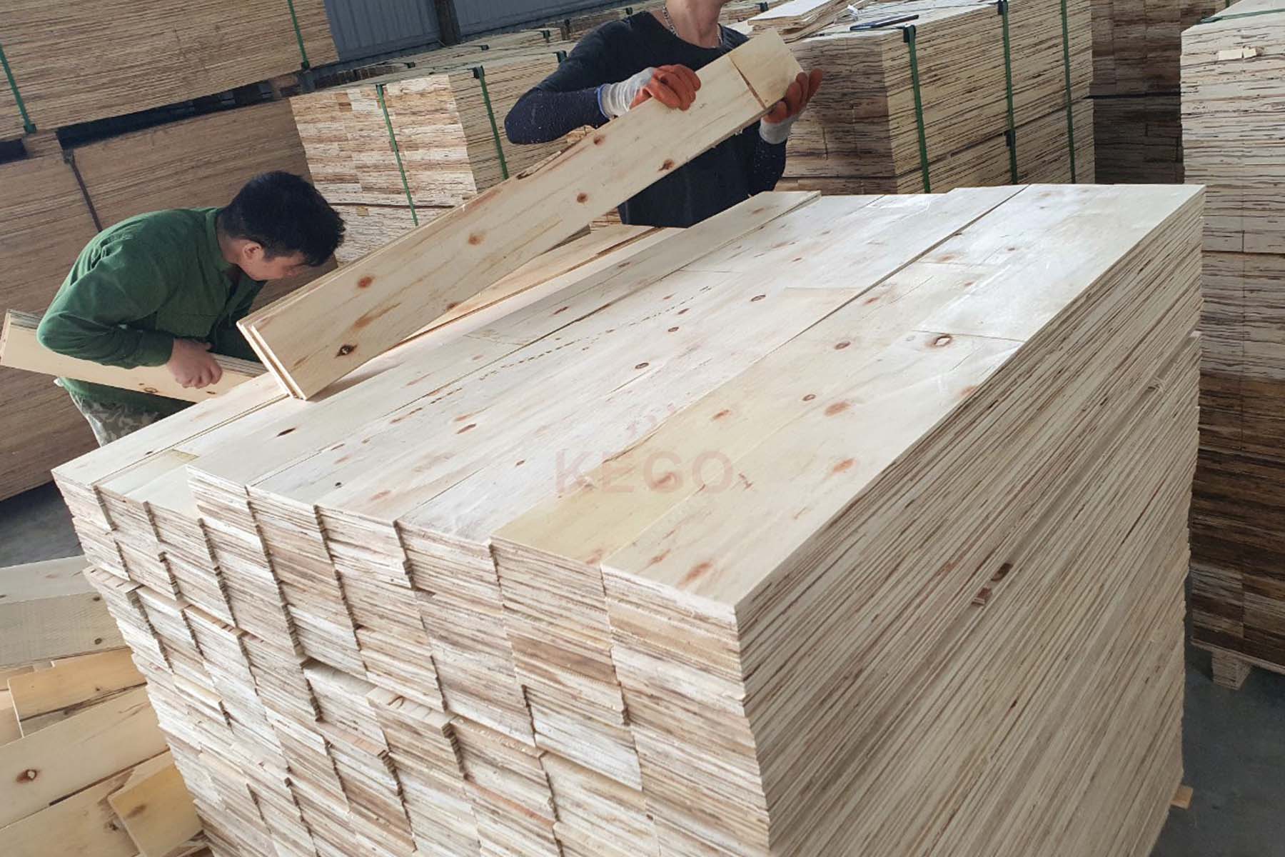 https://kego.com.vn/wp-content/uploads/2015/09/laminated-veneer-lumber-lvl-kego-10.jpg
