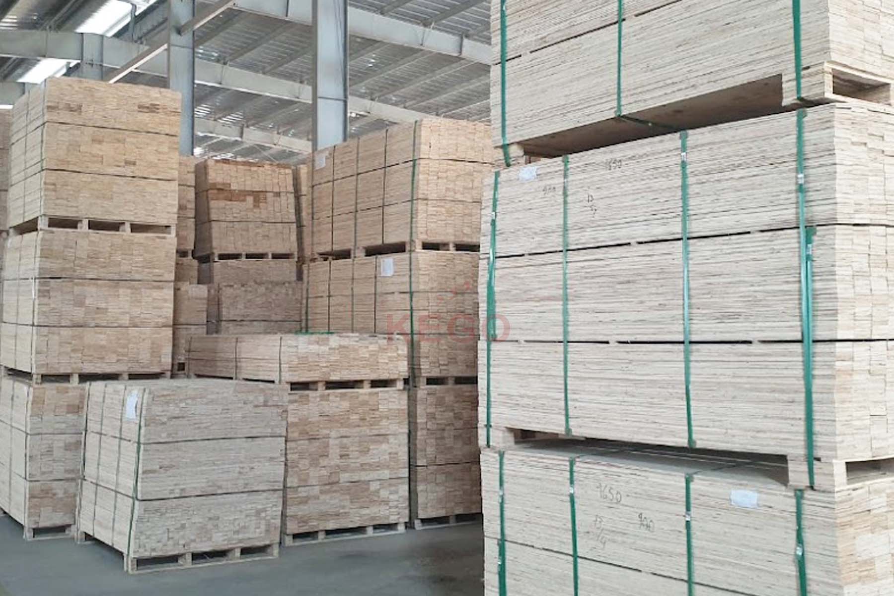 https://kego.com.vn/wp-content/uploads/2015/09/laminated-veneer-lumber-lvl-kego-2.jpg