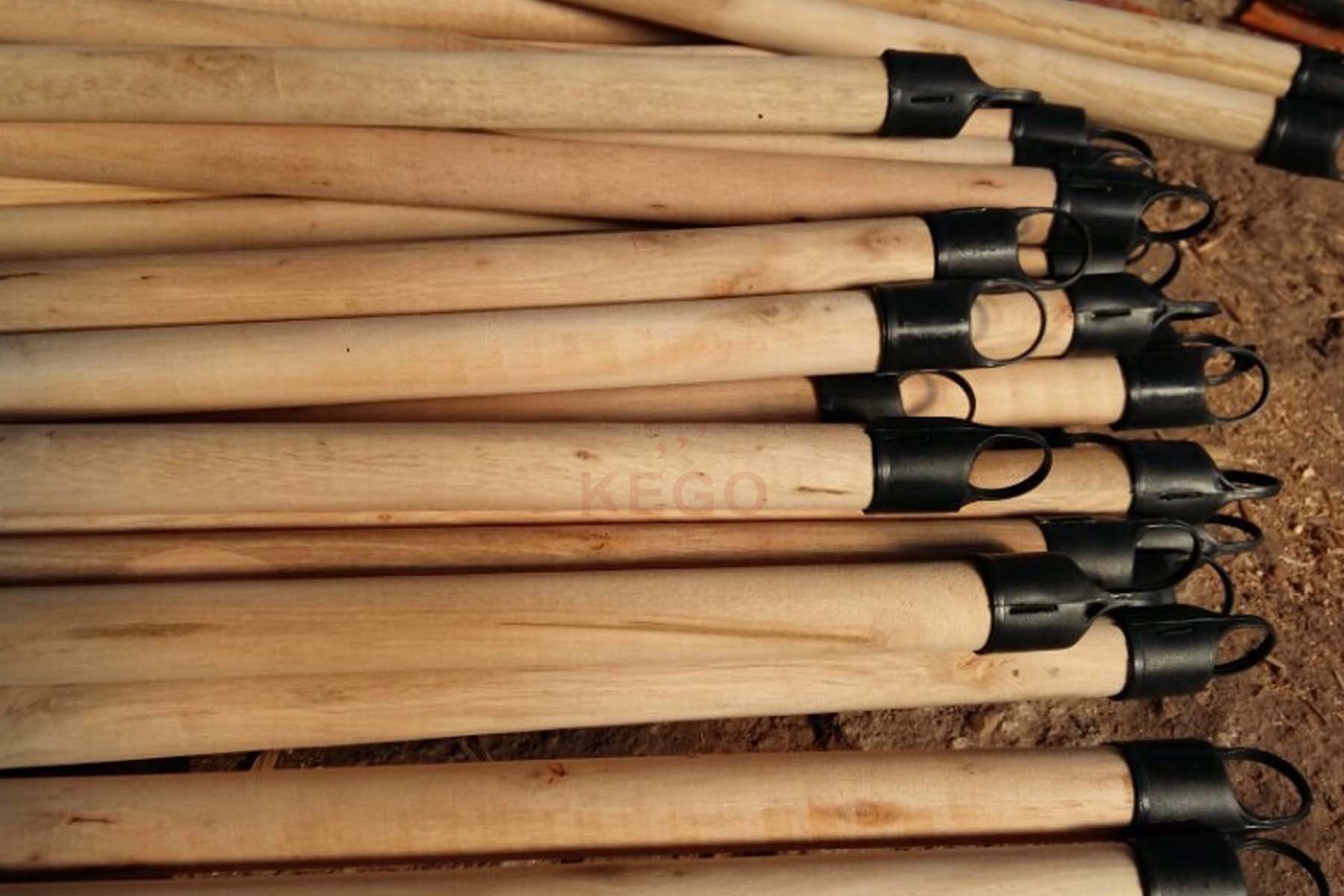 https://kego.com.vn/wp-content/uploads/2015/09/wooden-broom-handle-kego-14.jpg