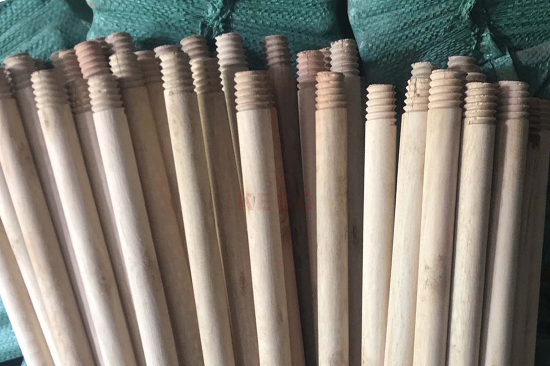 https://kego.com.vn/wp-content/uploads/2015/09/wooden-broom-handle-kego-18.jpg